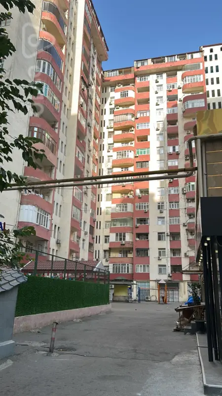 Kirayə verilir 3 otaqlı yeni tikili 100 m²