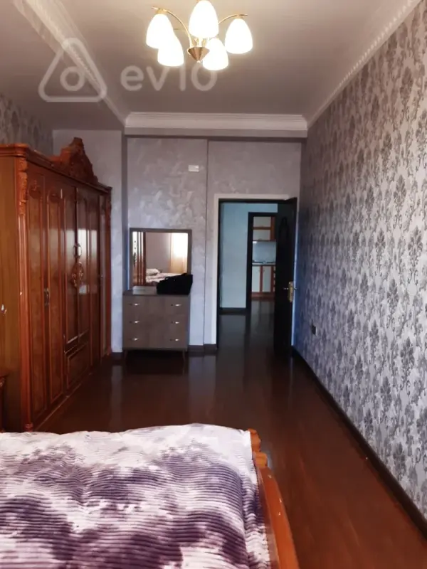 Kirayə verilir 95 otaqlı köhnə tikili 95 m²