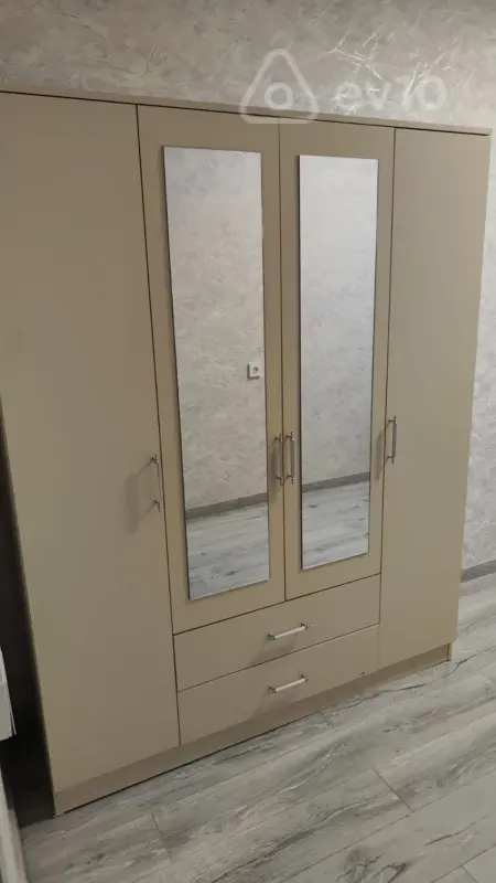 Kirayə verilir 2 otaqlı köhnə tikili 60 m²
