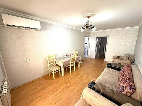 Satılır 2 otaqlı köhnə tikili 50 m² — Bakı, Nizami 2 otaq 50.00 m²