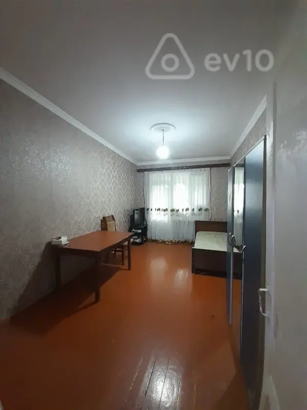 Kirayə verilir 2 otaqlı köhnə tikili 60 m²