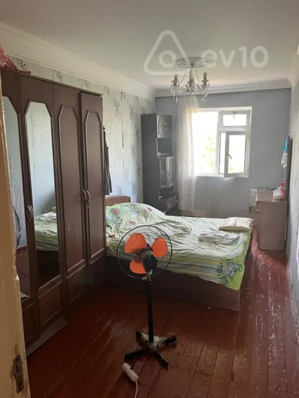 Kirayə verilir 2 otaqlı köhnə tikili 65 m²