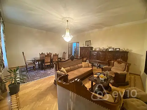 Satılır 4 otaqlı köhnə tikili 100 m² — Bakı, Nəsimi 4 otaq 100.00 m²