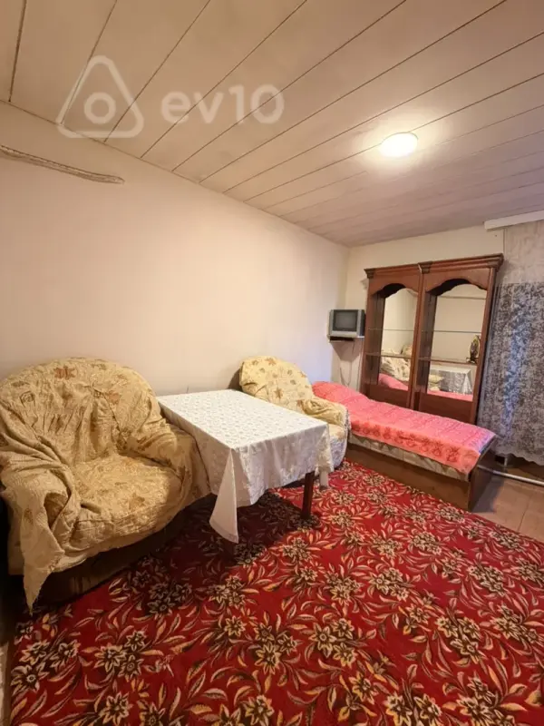 Kirayə verilir 2 otaqlı köhnə tikili 45 m²