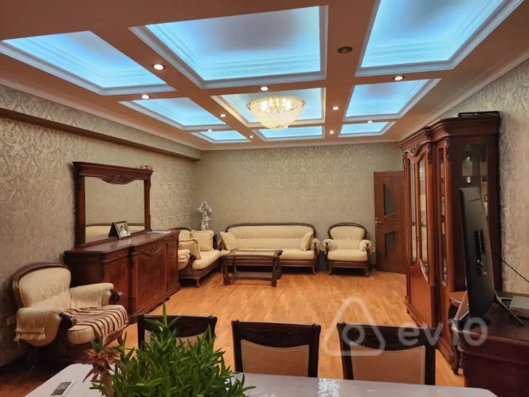 Kirayə verilir 5 otaqlı yeni tikili 210 m²