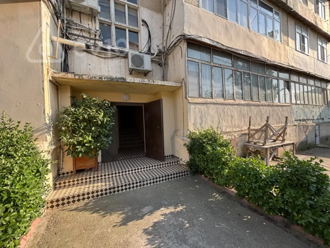Satılır 3 otaqlı köhnə tikili 80 m²