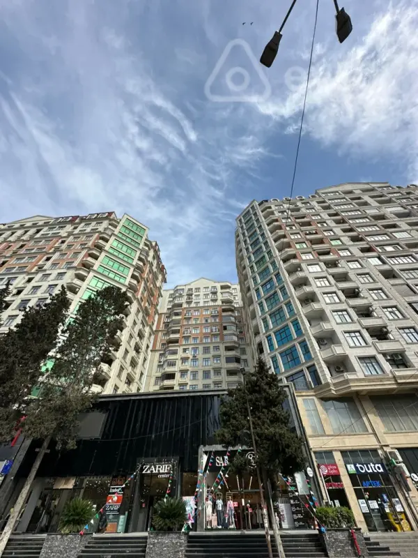 Satılır 3 otaqlı yeni tikili 145 m²