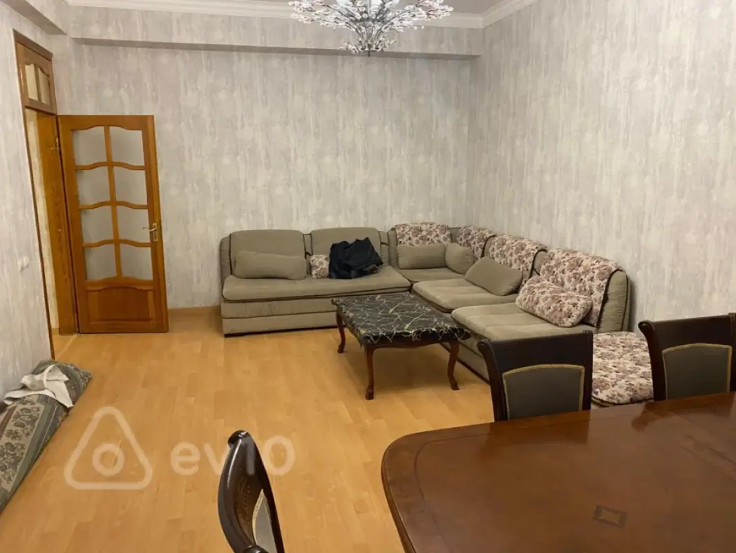 Kirayə verilir 3 otaqlı yeni tikili 130 m²