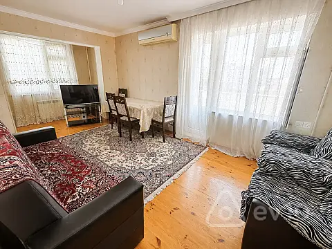 Kirayə verilir 2 otaqlı köhnə tikili 65 m² — Bakı, Nizami 2 otaq 65.00 m²