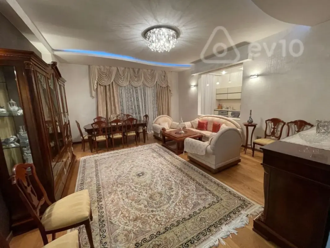 Kirayə verilir 3 otaqlı yeni tikili 150 m²