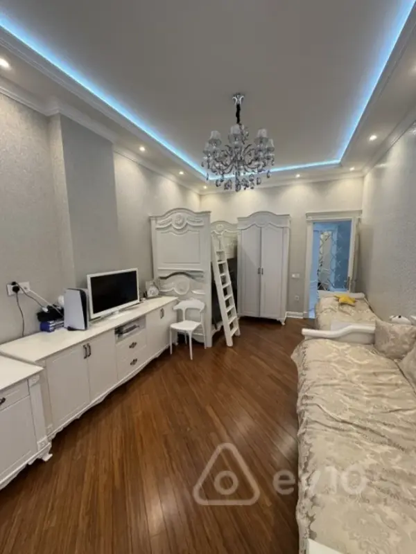Satılır 3 otaqlı yeni tikili 110 m²