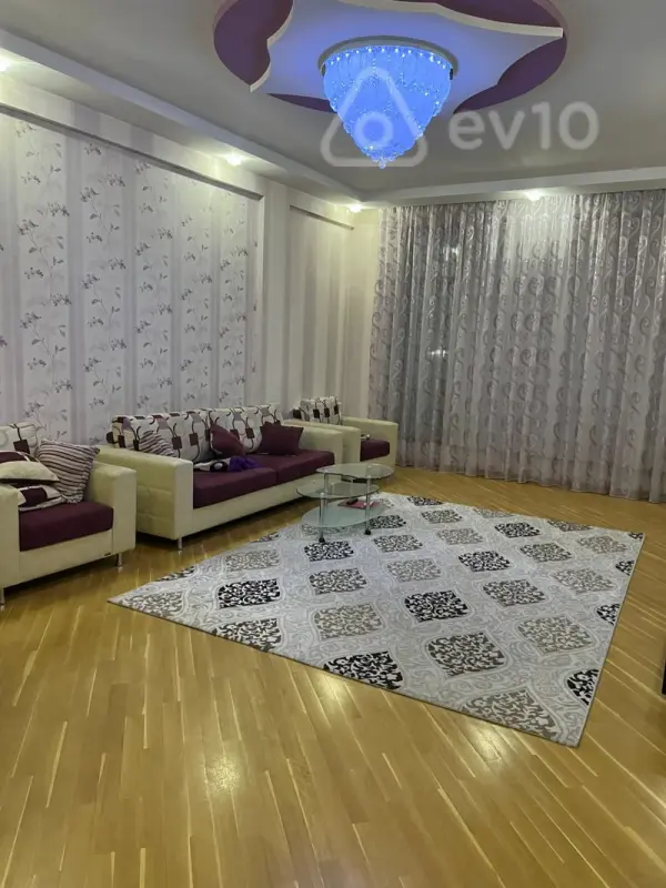 Kirayə verilir 3 otaqlı yeni tikili 100 m²