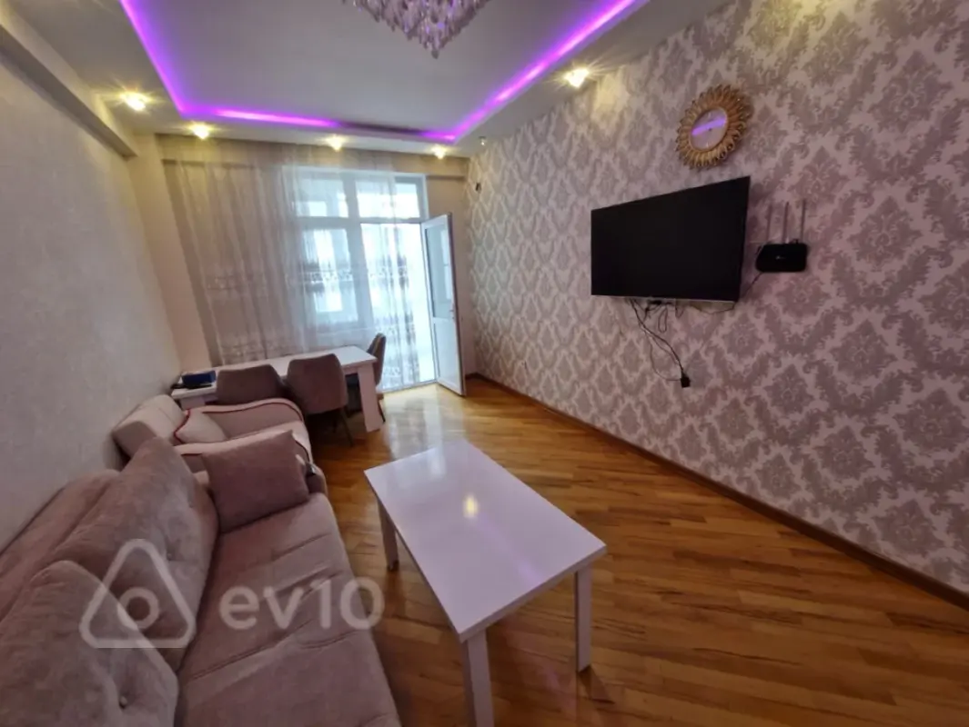 Kirayə verilir 2 otaqlı yeni tikili 65 m²