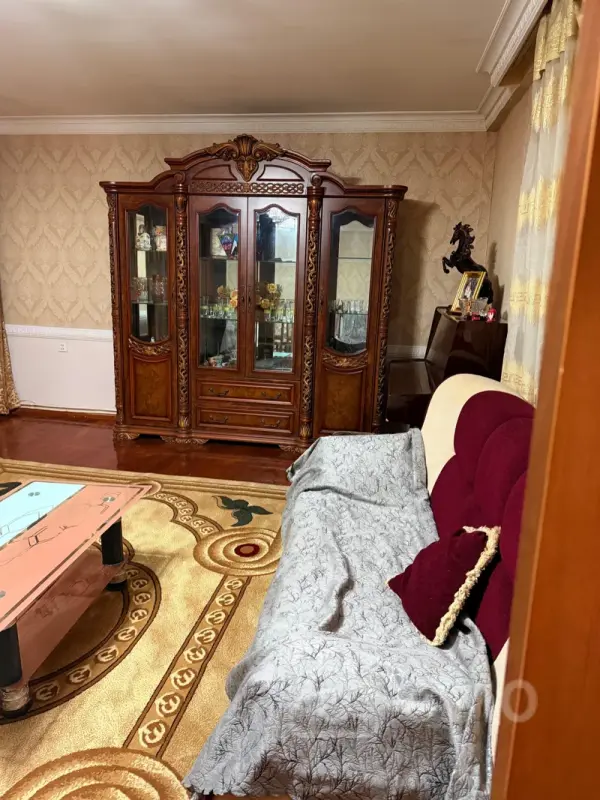 Kirayə verilir 3 otaqlı köhnə tikili 93 m²