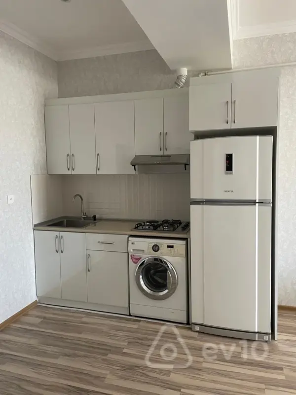 Kirayə verilir 2 otaqlı köhnə tikili 51 m²