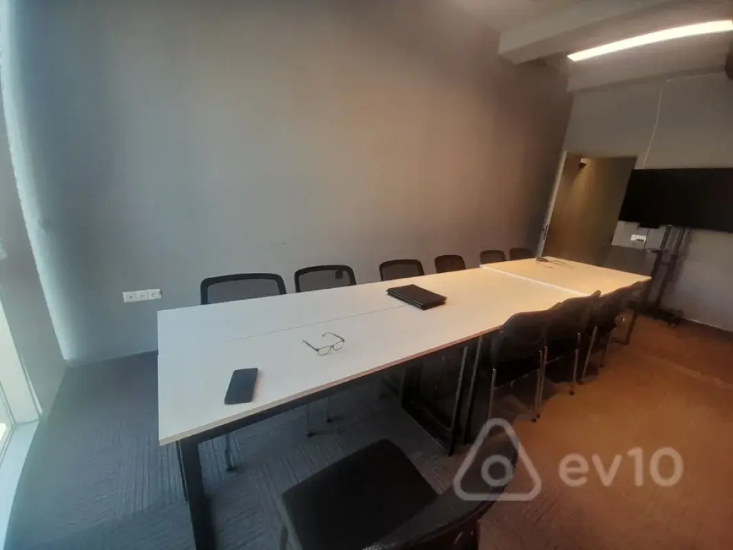 Kirayə verilir 1 otaqlı ofis 25 m²