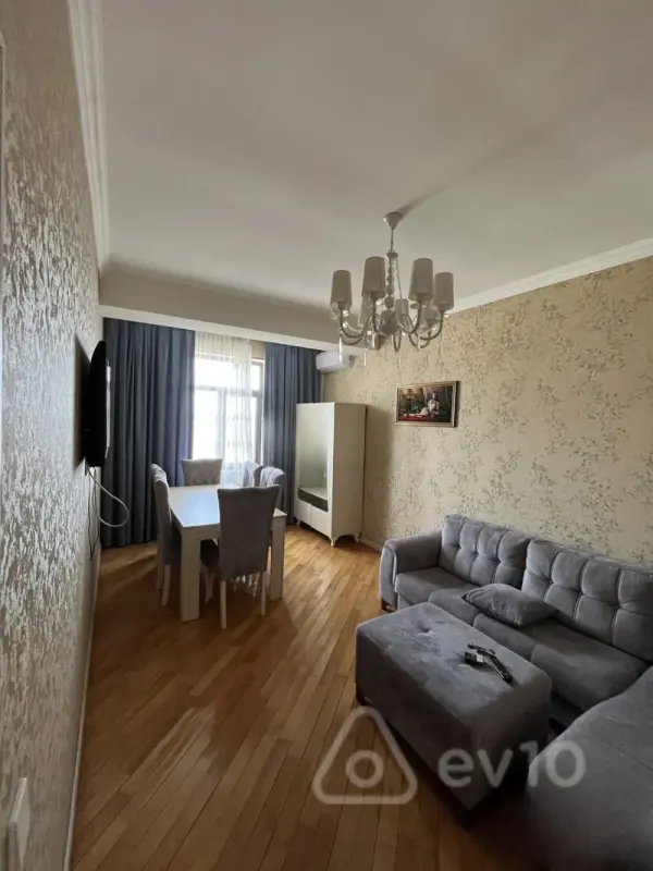 Kirayə verilir 3 otaqlı köhnə tikili 90 m²