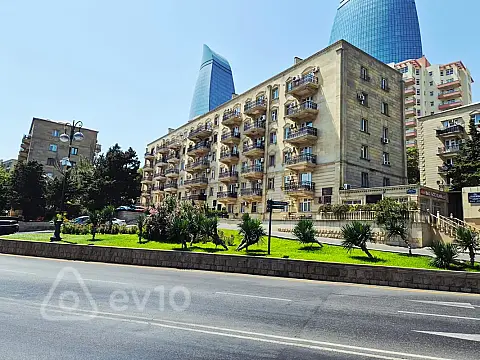 Satılır 2 otaqlı köhnə tikili 49 m² — Bakı, Səbail 2 otaq 49.00 m²
