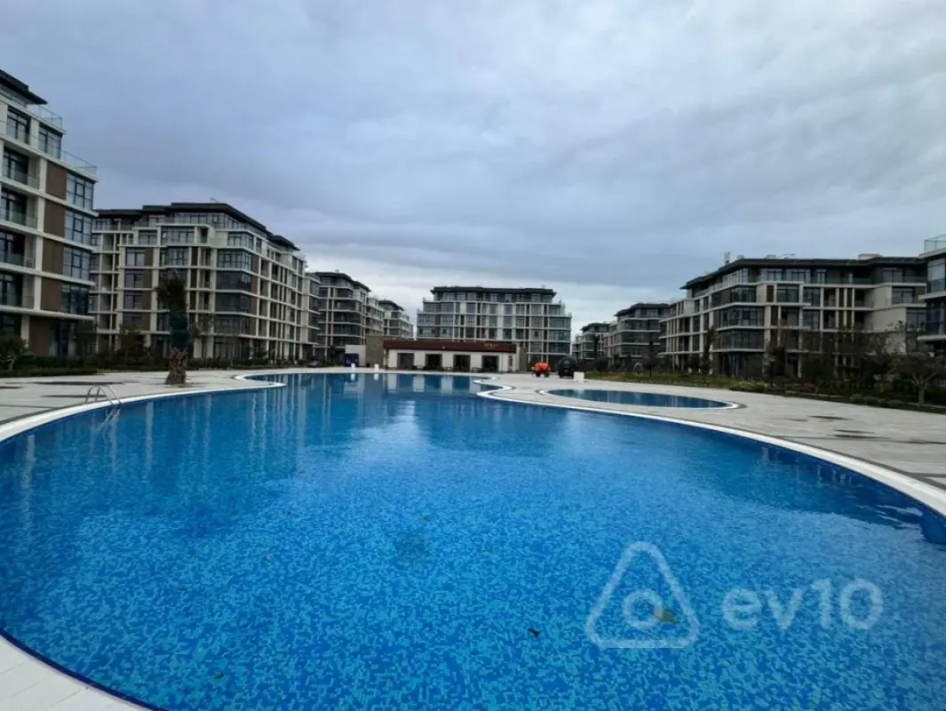 Satılır 2 otaqlı yeni tikili 102 m²
