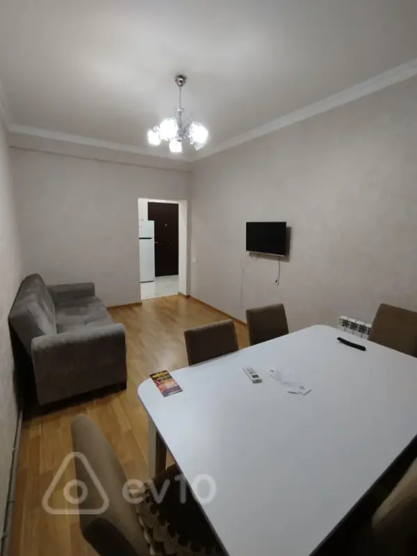 Kirayə verilir 2 otaqlı yeni tikili 50 m²