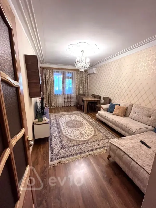 Satılır 3 otaqlı köhnə tikili 90 m²