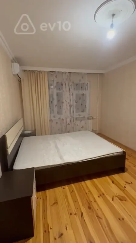 Kirayə verilir 3 otaqlı köhnə tikili 90 m²