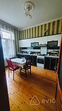 Kirayə verilir 8 otaqlı həyət evi 200 m² — Xırdalan 8 otaq 200.00 m²
