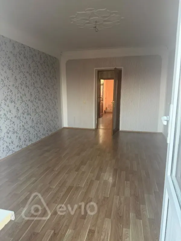 Kirayə verilir 3 otaqlı köhnə tikili 63 m²
