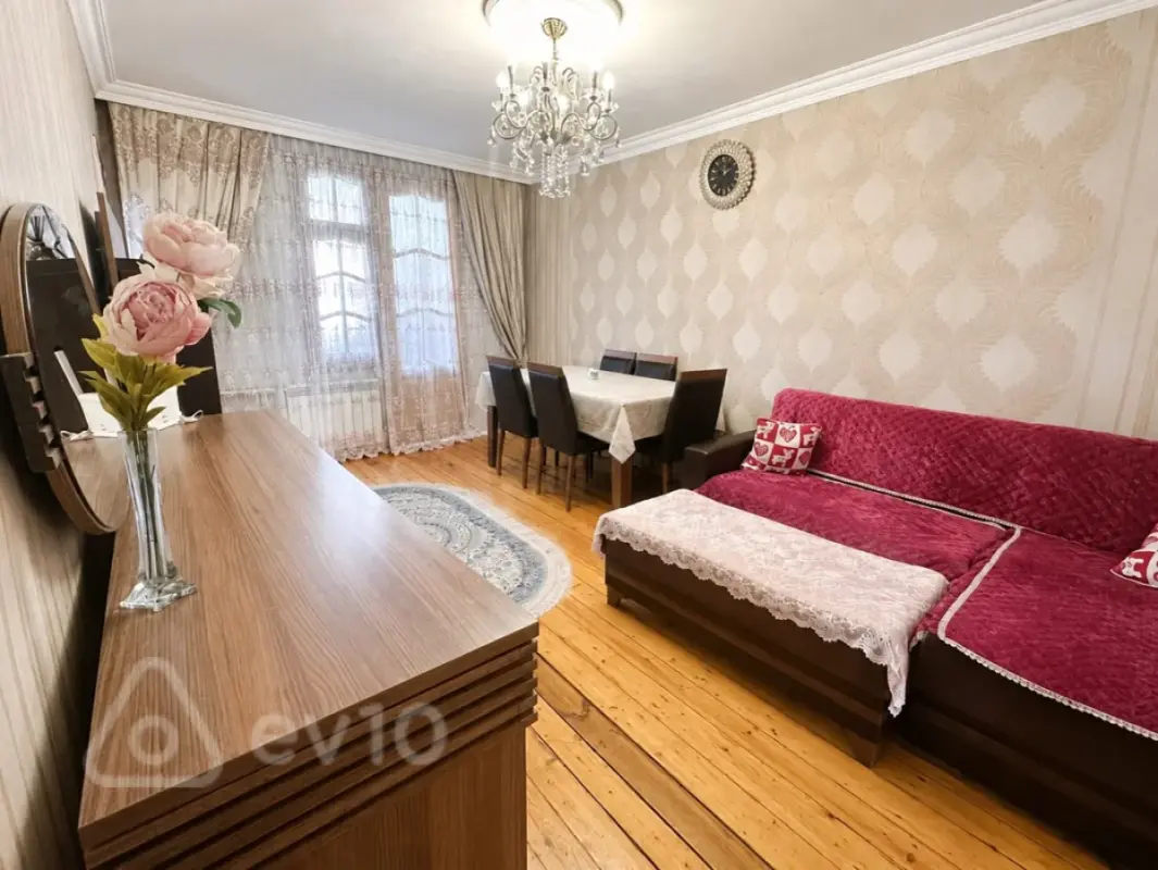 Kirayə verilir 3 otaqlı köhnə tikili 50 m²