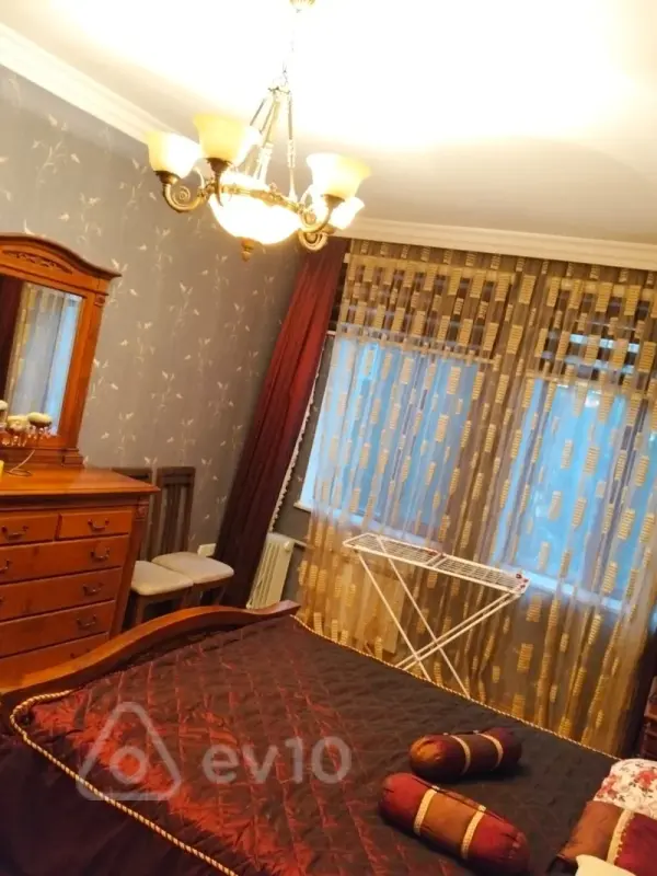 Kirayə verilir 3 otaqlı köhnə tikili 80 m²