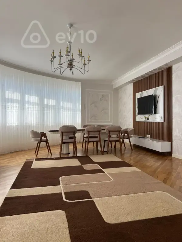 Kirayə verilir 3 otaqlı yeni tikili 135 m²