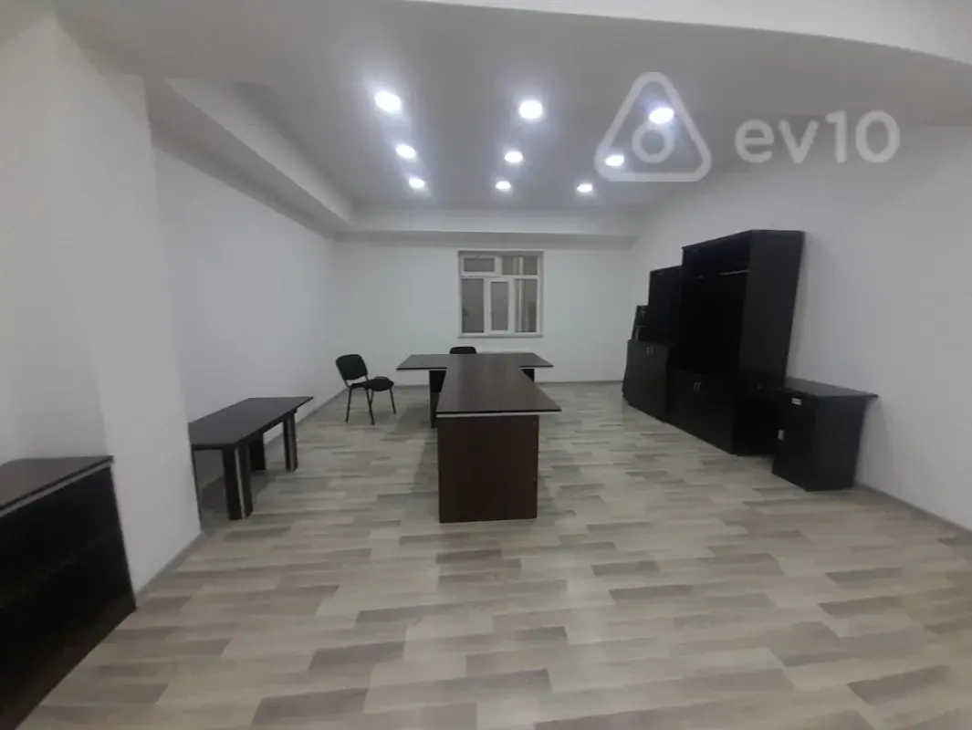 Kirayə verilir 3 otaqlı ofis 140 m²