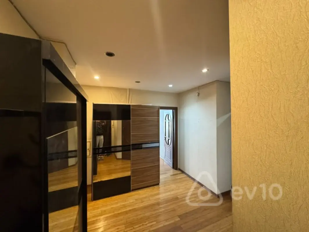 Satılır 3 otaqlı yeni tikili 87 m²