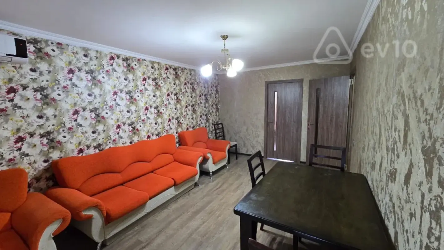 Kirayə verilir 3 otaqlı köhnə tikili 70 m²