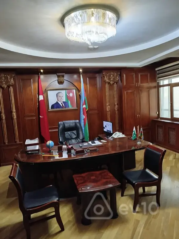 Kirayə verilir 18 otaqlı ofis 520 m²