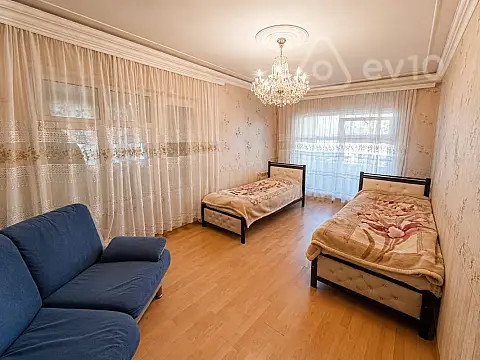 Satılır 2 otaqlı köhnə tikili 60 m² — Bakı, Nizami 2 otaq 60.00 m²