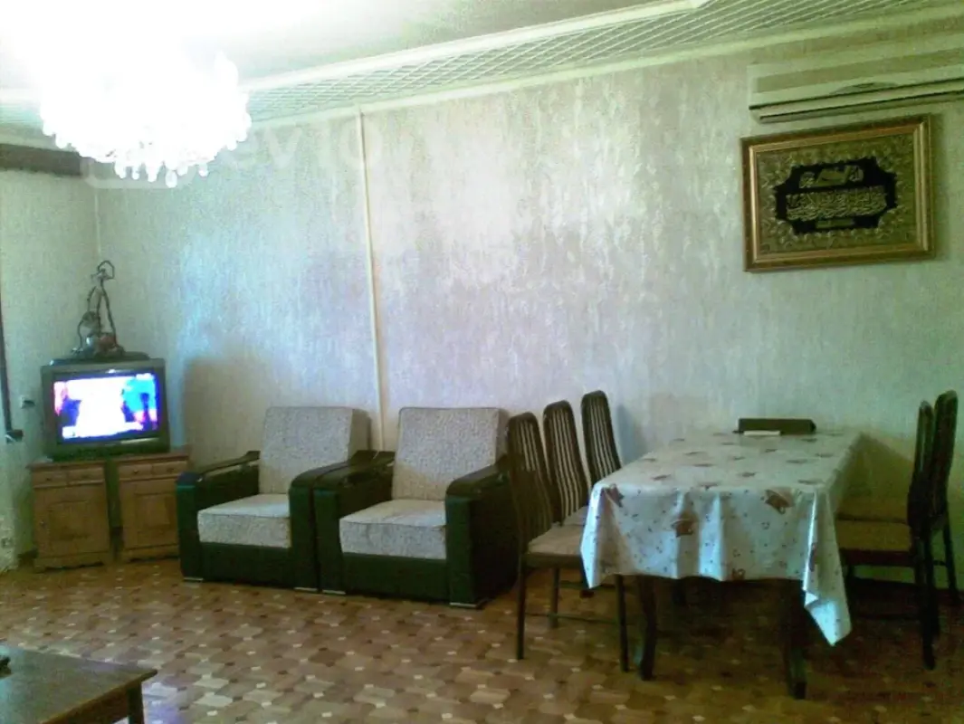Kirayə verilir 3 otaqlı köhnə tikili 80 m²