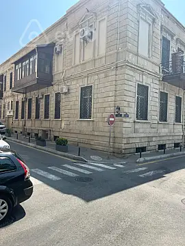 Kirayə verilir 4 otaqlı köhnə tikili 155 m² — Bakı, Nəsimi 4 otaq 155.00 m²