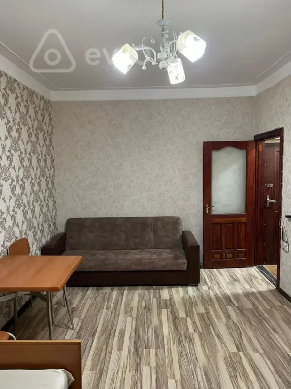 Kirayə verilir 1 otaqlı köhnə tikili 40 m²