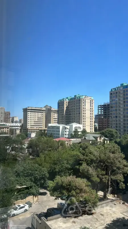 Kirayə verilir 3 otaqlı yeni tikili 155 m²
