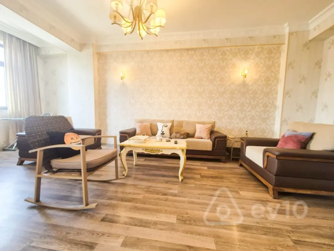 Kirayə verilir 2 otaqlı yeni tikili 90 m²