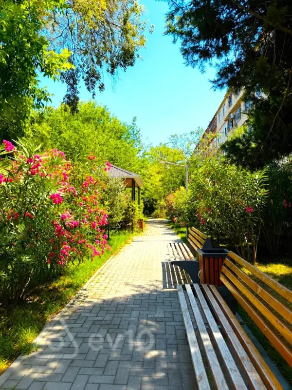 Satılır 2 otaqlı köhnə tikili 60 m²