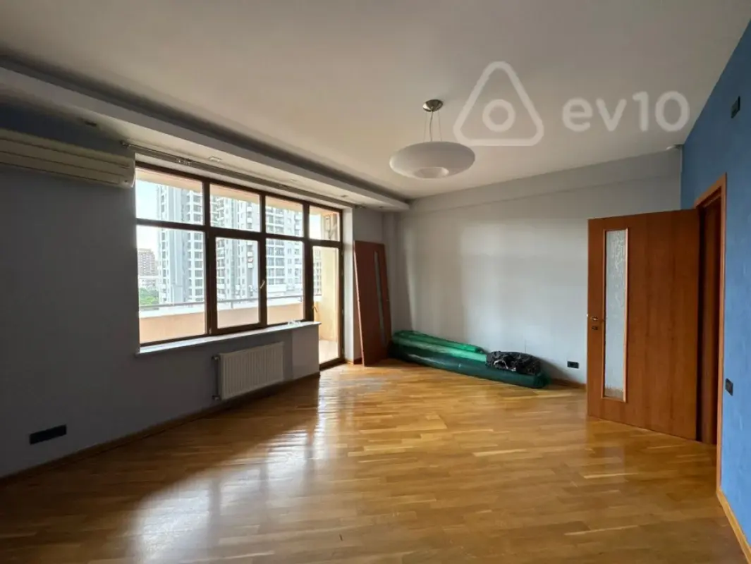 Satılır 4 otaqlı yeni tikili 230 m²
