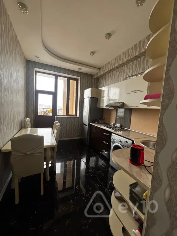 Kirayə verilir 3 otaqlı yeni tikili 120 m²