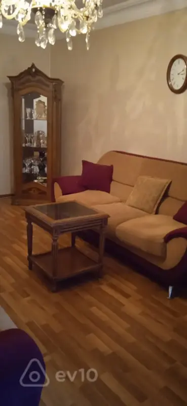 Kirayə verilir 2 otaqlı köhnə tikili 35 m²