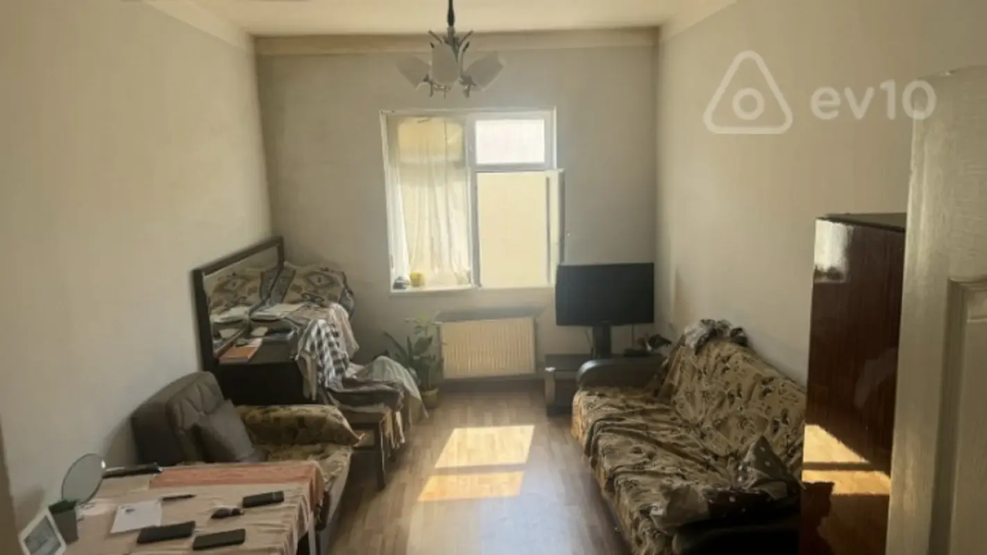 Satılır 2 otaqlı köhnə tikili 54 m²