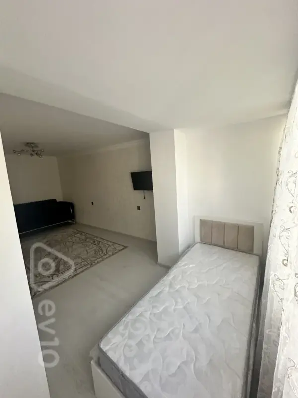 Kirayə verilir 1 otaqlı köhnə tikili 35 m²