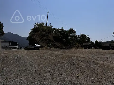 Satılır torpaq sahəsi — Qəbələ