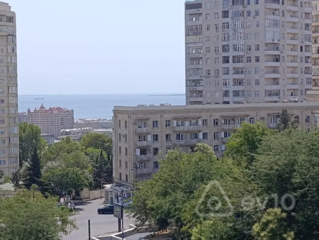 Satılır 2 otaqlı köhnə tikili 31 m²