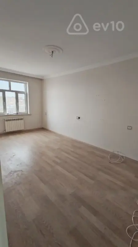 Satılır 2 otaqlı köhnə tikili 56 m²